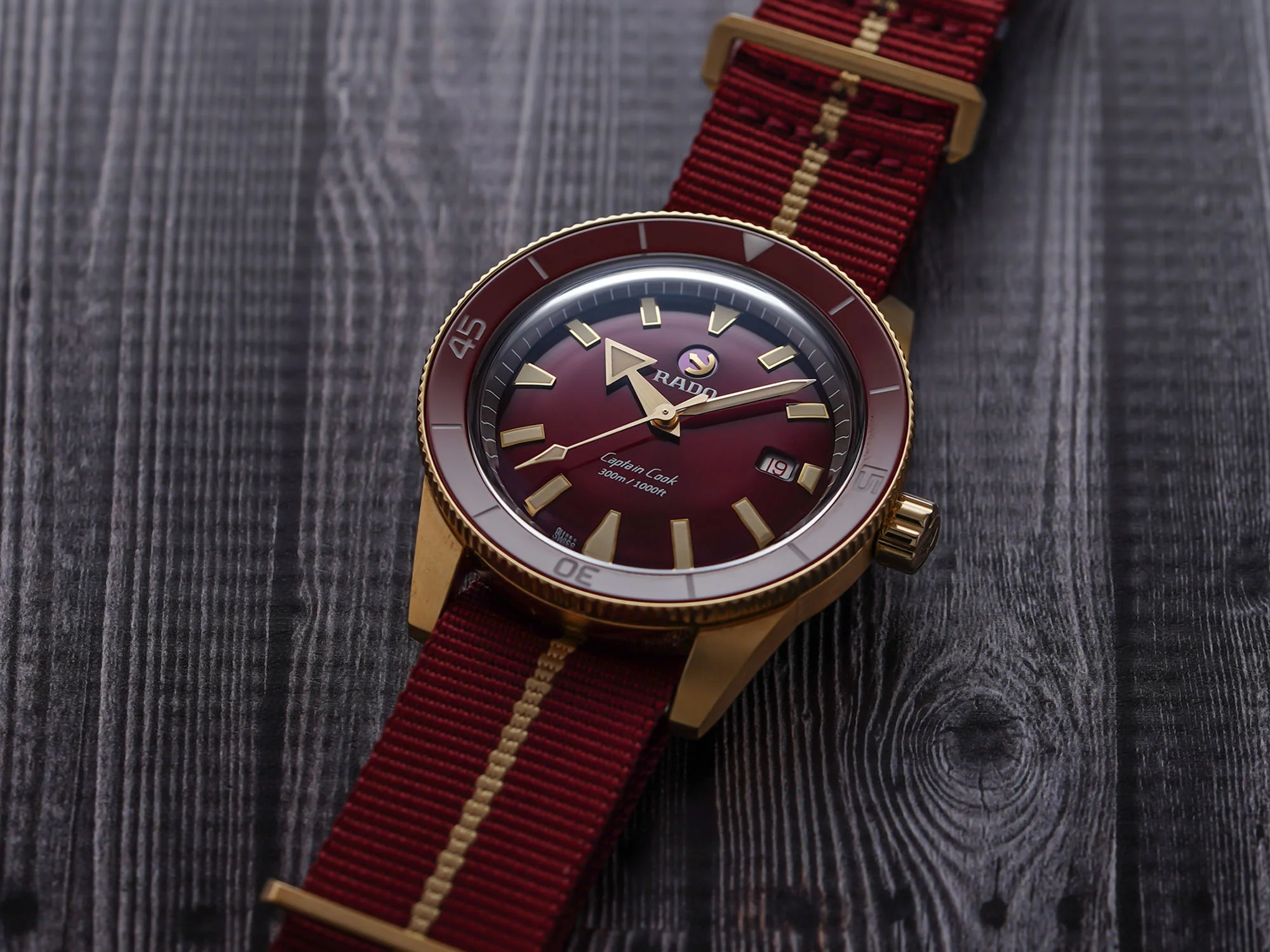 Rado Captain Cook Burgundy Bronze 2 355e0b8f 8c16 4a68 a5f3 0cf0b76979c8.jpg